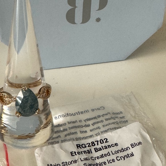 ✨ Eternal Balance Ring – London Blue Sapphire Ice Crystal ✨ - Picture 3 of 11